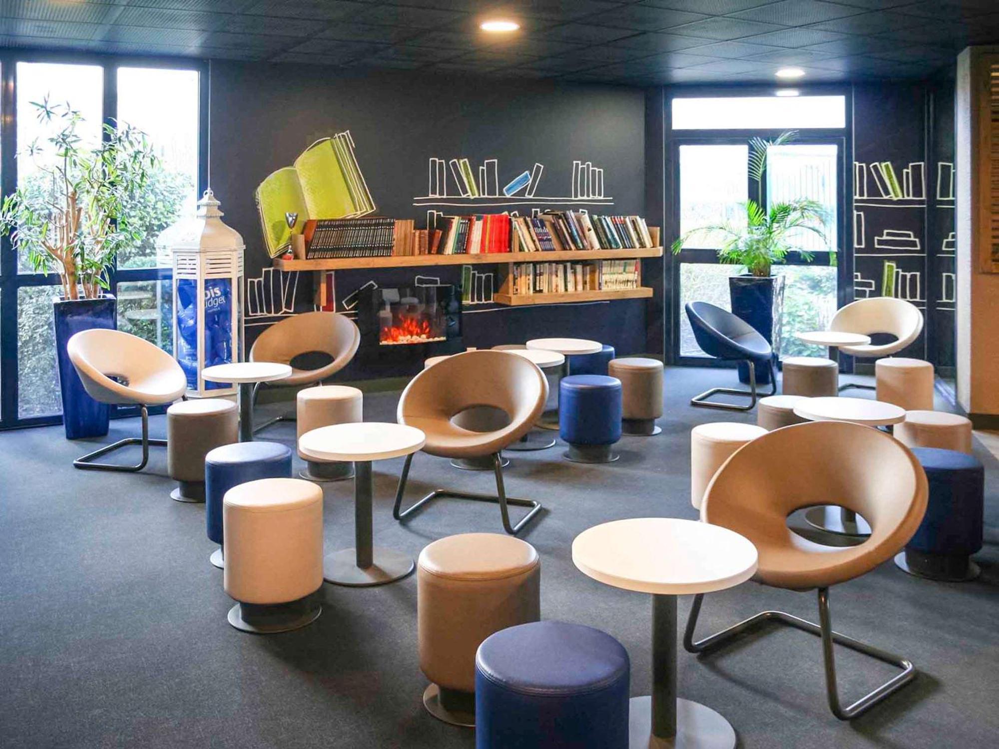 Ibis Budget Marne La Vallee Pontault Combault מראה חיצוני תמונה