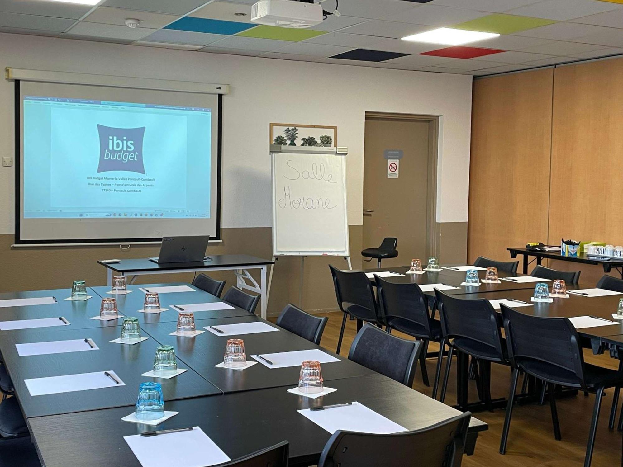 Ibis Budget Marne La Vallee Pontault Combault מראה חיצוני תמונה