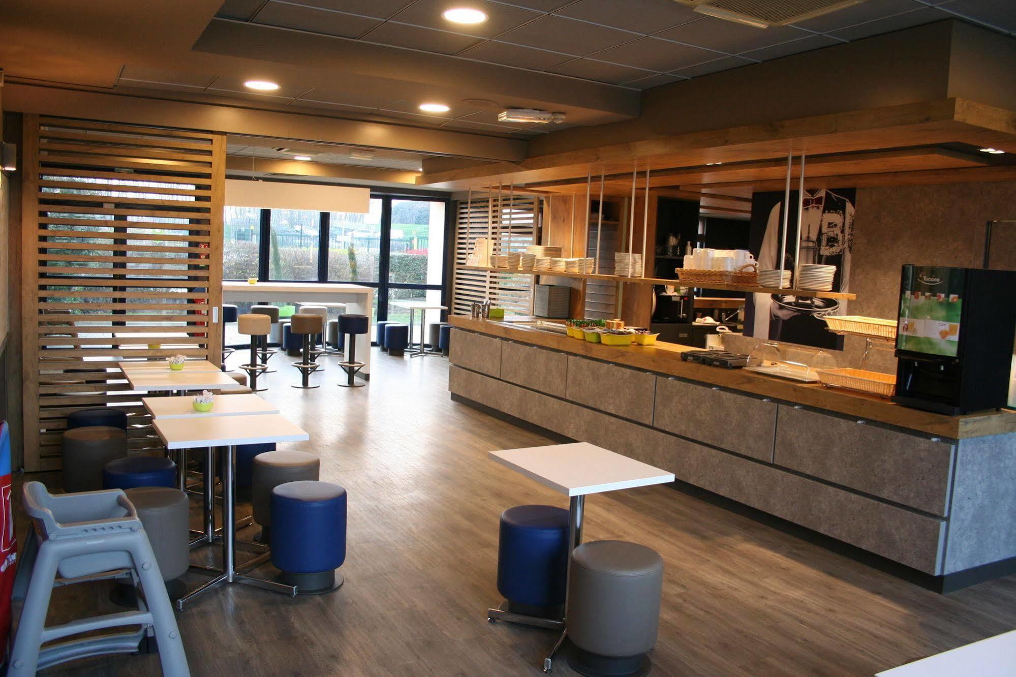 Ibis Budget Marne La Vallee Pontault Combault מראה חיצוני תמונה