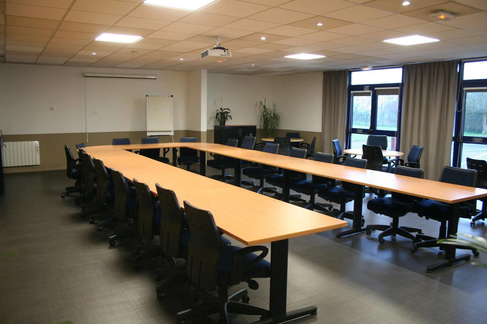 Ibis Budget Marne La Vallee Pontault Combault מראה חיצוני תמונה